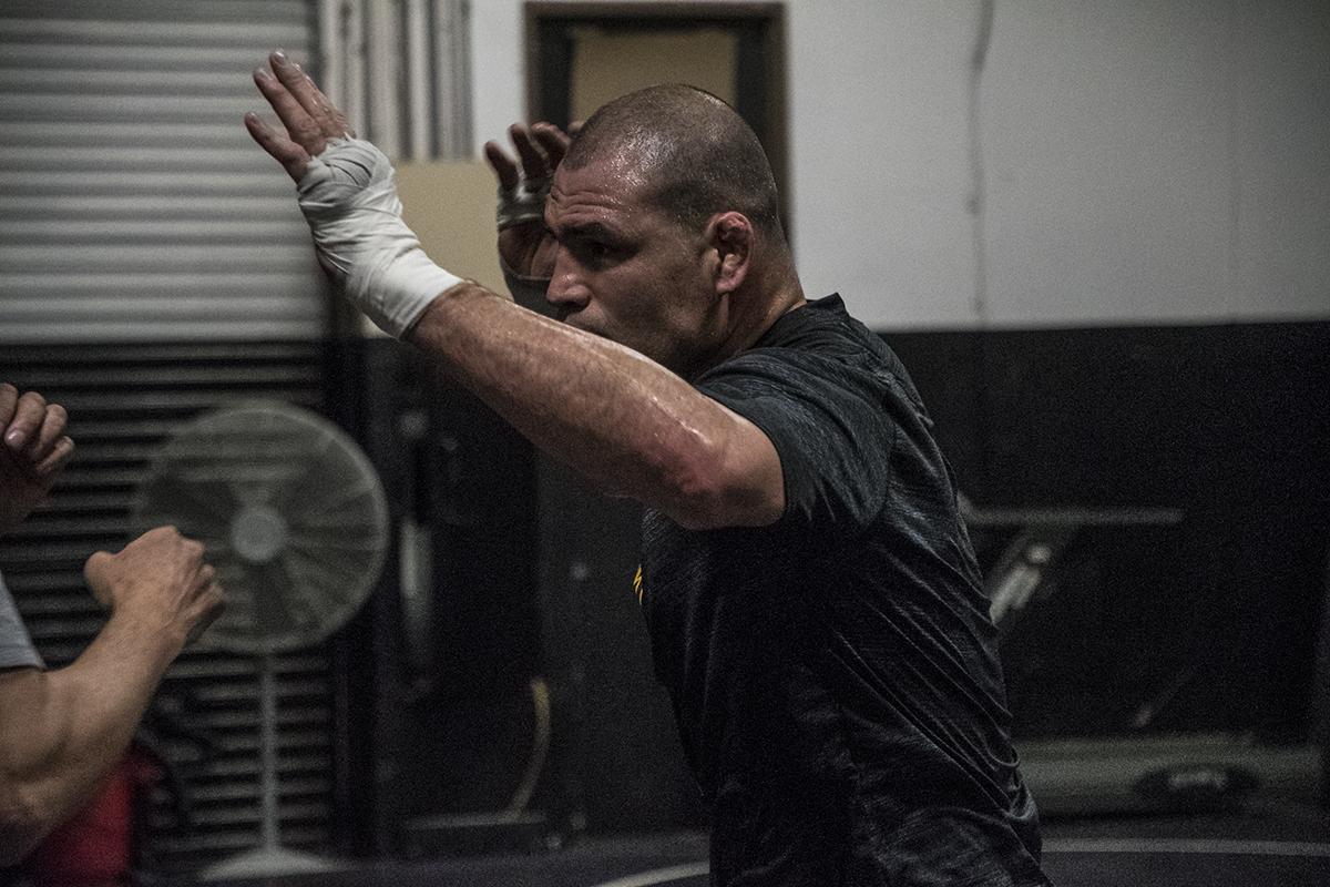 11 Cain Velasquez UFC Phoenix Maryvale Gym workout