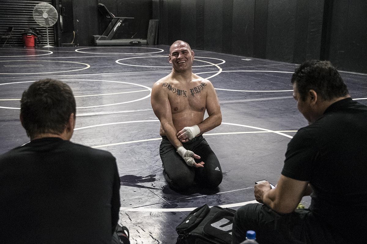 25 Cain Velasquez UFC Phoenix Maryvale Gym workout