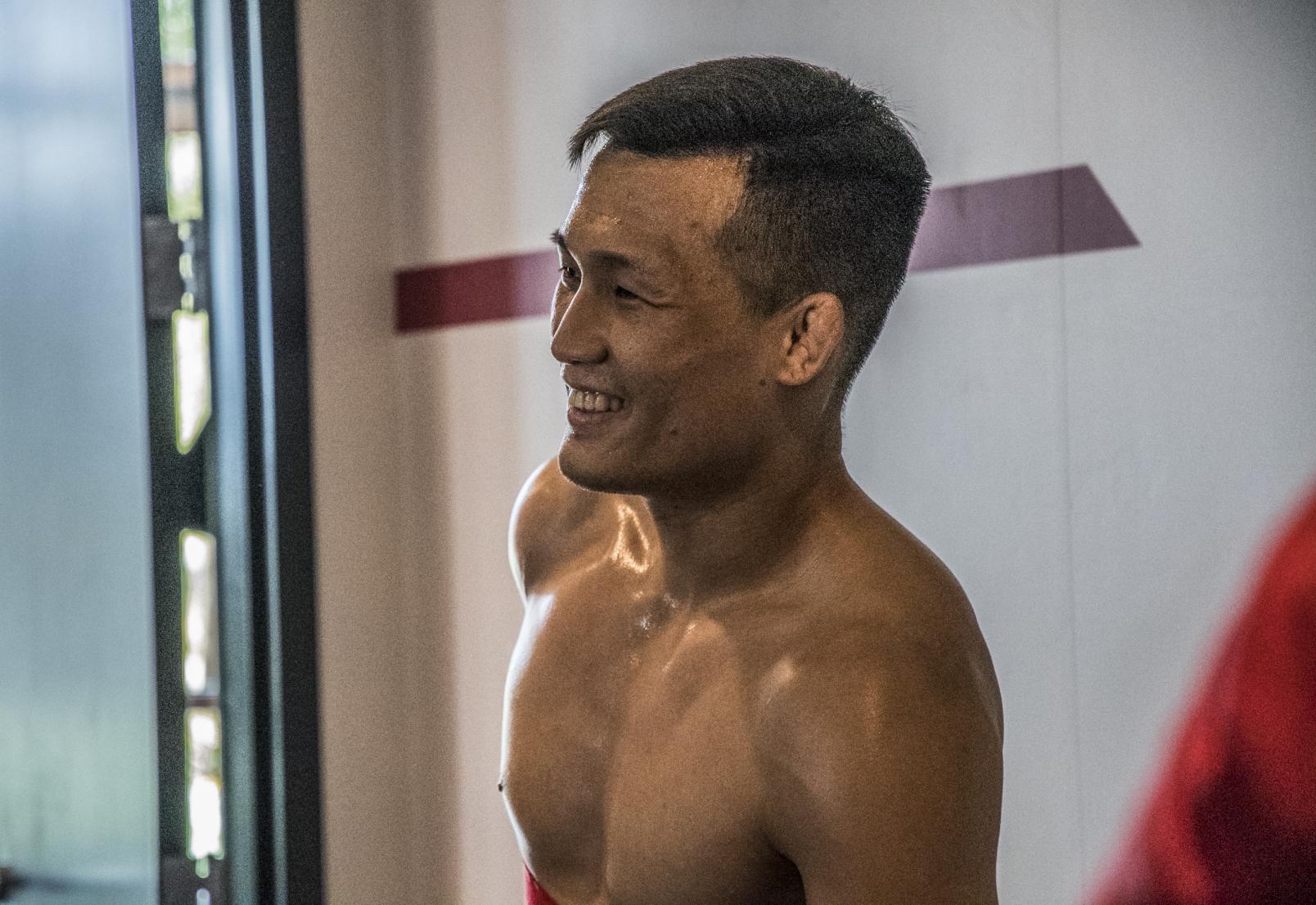 14 Jung Chan-Sung “The Korean Zombie” training at the UFC Performance Institute