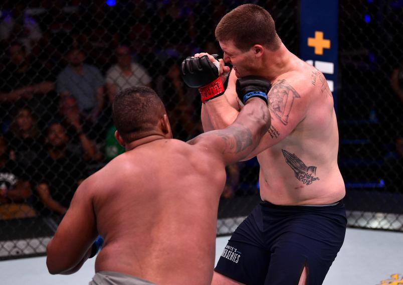 Official Result: Yorgan De Castro def. Alton Meeks by TKO (leg kick and punches) at 4:45 of Round 1, 6/18/2019
