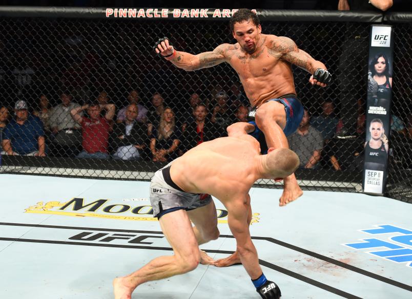 LINCOLN, NE - AUGUST 25: (R-L) Eryk Anders knocks out Tim Williams with a kick in their middleweight fight during the UFC Fight Night event at Pinnacle Bank Arena on August 25, 2018 in Lincoln, Nebraska. (Photo by Josh Hedges/Zuffa LLC/Zuffa LLC via Getty Images)