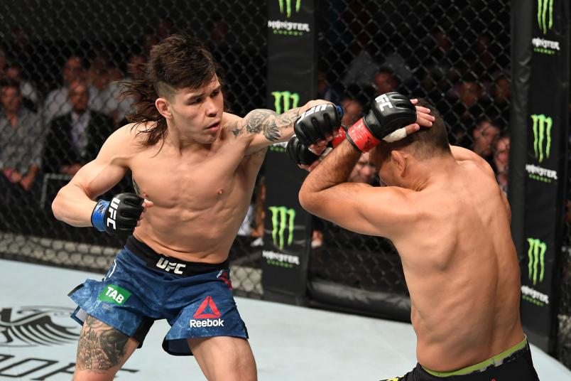 Simon vs Yaha, 2019 (Photo by Jeff Bottari/Zuffa LLC)