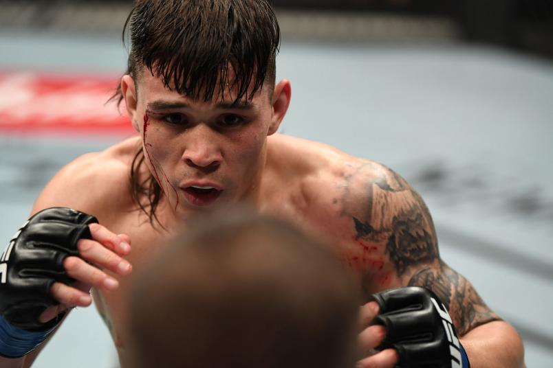 Simon vs Yaha, 2019 (Photo by Jeff Bottari/Zuffa LLC)