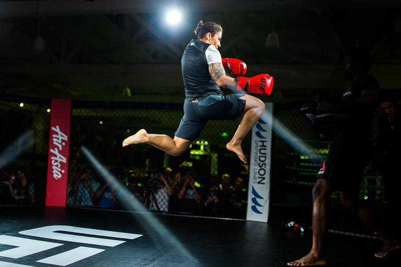 Jessica Andrade (L) and Uriah Hall in action during workout session of Fan Experience at UFC Performance Institute on June 21, 2019 in Shanghai, China. (Photo by Yifan Ding/Getty Images)