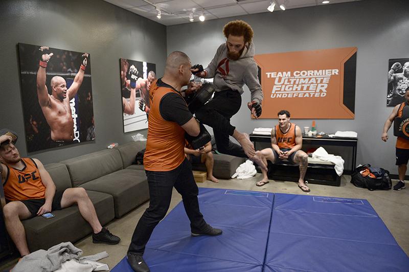 TUF 27 fight 3 - Luis Pena from Team Cormier