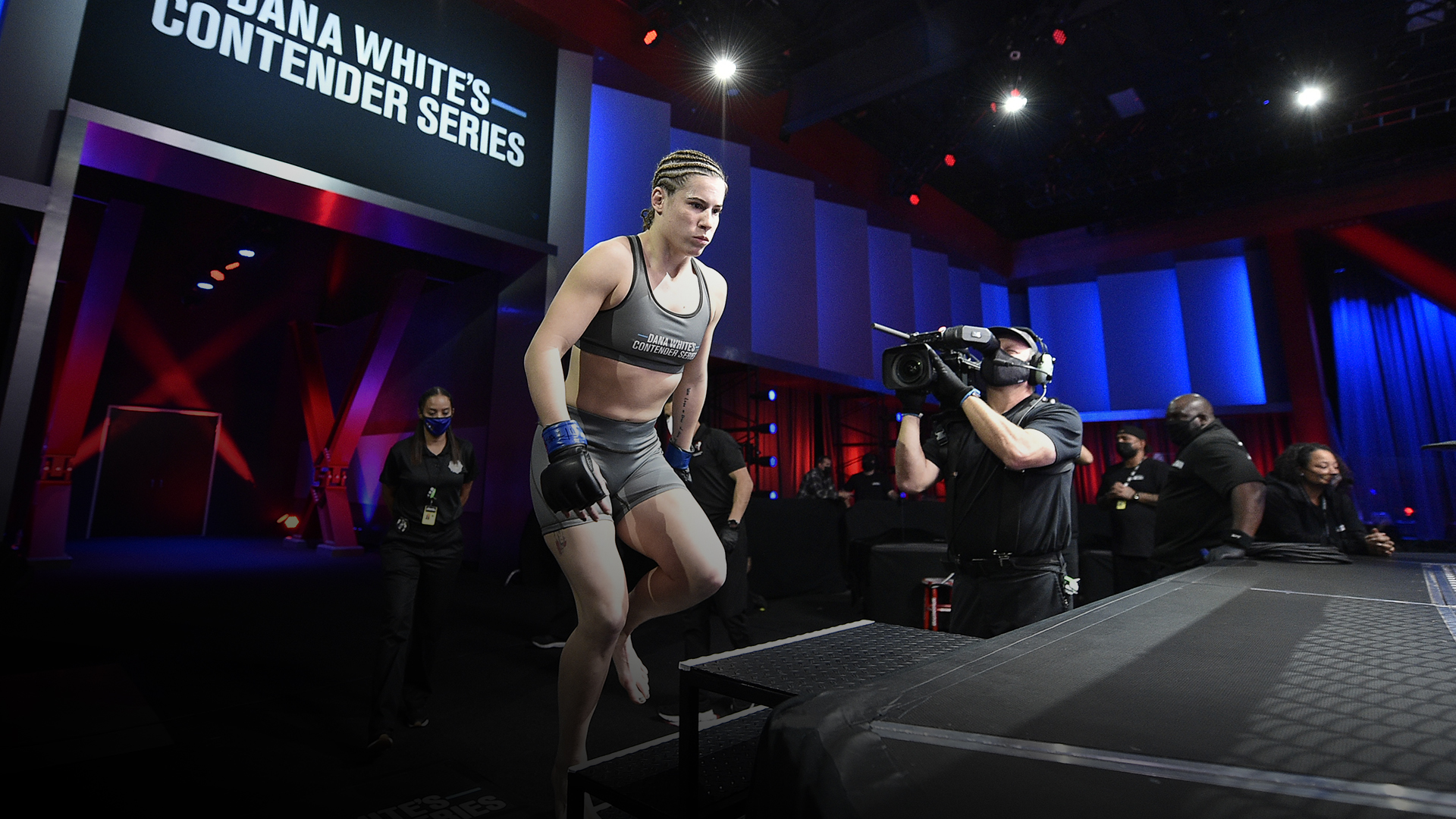 Victoria Leonardo prepares to fight Chelsea Hackett in a flyweight bout during Dana White's Contender Series season four week ten at UFC APEX on November 17, 2020 in Las Vegas, Nevada. (Photo by Chris Unger/DWCS LLC/Zuffa LLC)