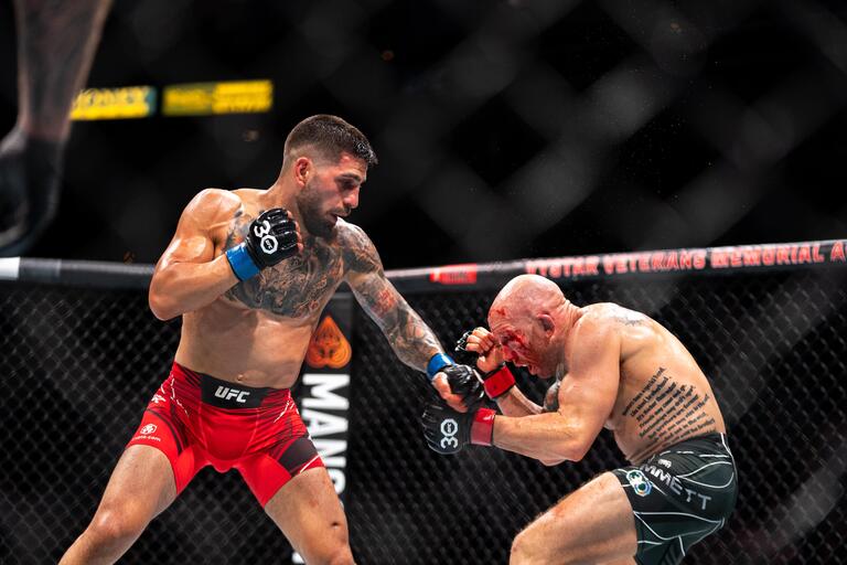 Пфл мма. Топурия боец. Топурия ufc. Матч тв бой прямой эфир. Роб фонт боец.