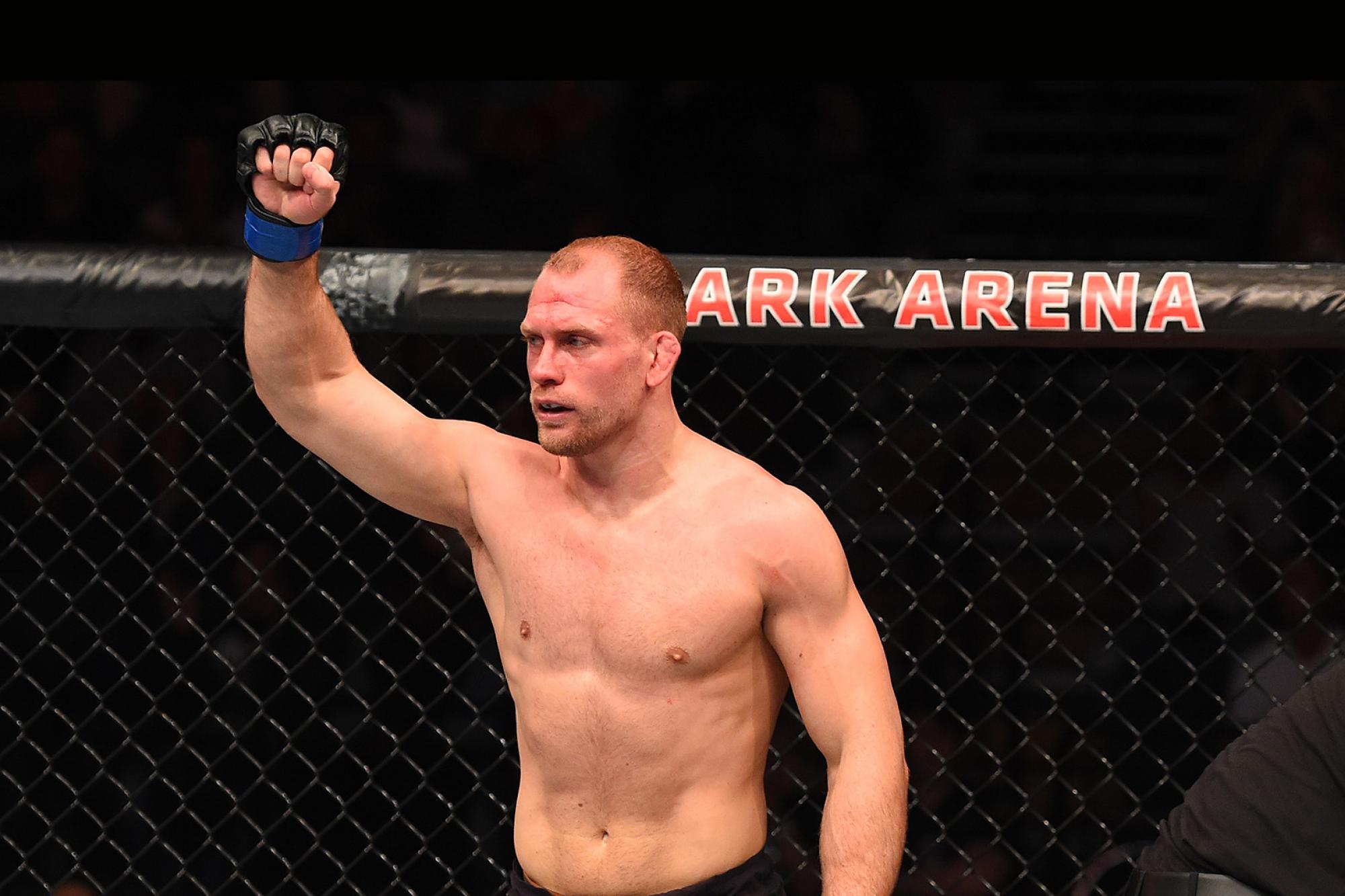 Anderson Silva Undergoes Knee Surgery As 45 Year Old Legend Vows To See Out Contract Daily Mail Online