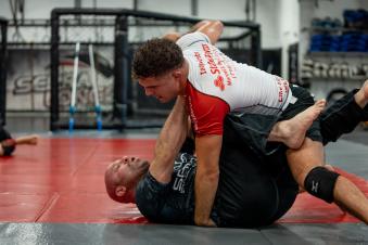 Al Iaquinta prepares for his lightweight bout against Bobby Green at UFC 268: Usman vs Covington 2 at Serra Brazilian Jiu-Jitsu in Long Island, New York. (Photo by McKenzie Pavacich/Zuffa LLC)