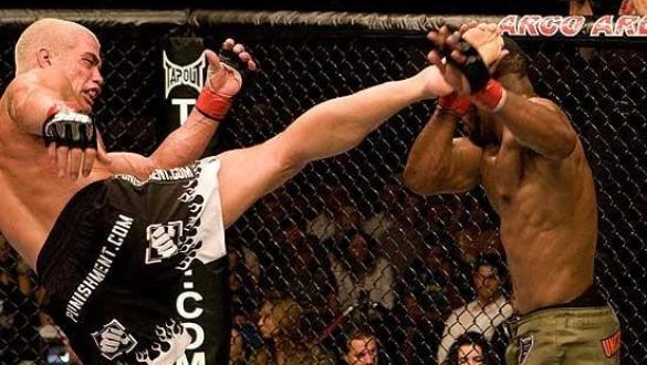 Tito Ortiz vs Rashad Evans UFC 73