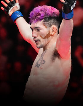 Melquizael Costa comemora no Octógono após a vitória sobre Andre Fili no UFC Seattle, em fevereiro de 2025. (Foto por Chris Unger/Zuffa LLC)