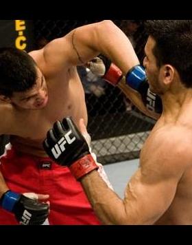 The Ultimate Fighter Finale Efrain Escudero vs Phillipe Nover
