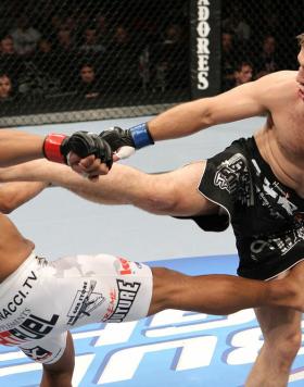 (L) Tyson Griffin vs. Nik Lentz (R)