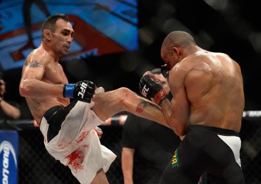UFC 256 Free Fight: Charles Oliveira vs Kevin Lee | UFC