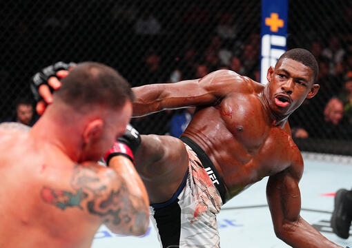 Joaquin Buckley golpeia Colby Covington na luta principal do UFC Tampa. (Foto por Chris Unger/Zuffa LLC)