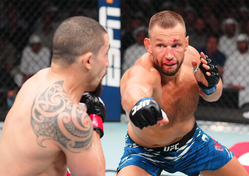 Reinier De Ridder golpeia Robert Whittaker no UFC Abu Dhabi, em julho de 2025. (Chris Unger/Zuffa LLC)