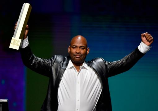 Black History: Maurice Smith becomes the first African American athlete to be inducted into the UFC Hall of Fame - Pioneer Wing ('17)