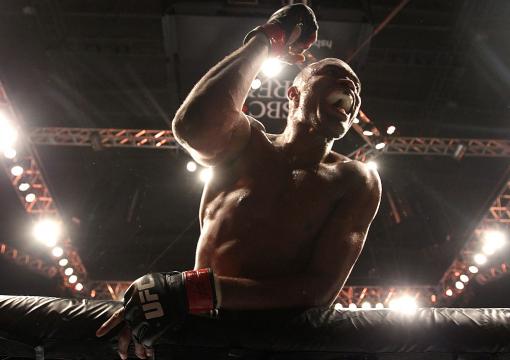 Black History: Anderson Silva sets UFC record for longest title reign with his middleweight championship reign lasting 2457 days
