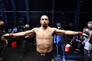 Robert Whittaker of New Zealand prepares to fight Darren Till of England in their middleweight fight during the UFC Fight Night event inside Flash Forum on UFC Fight Island on July 26, 2020 in Yas Island, Abu Dhabi, United Arab Emirates. (Photo by Jeff Bottari/Zuffa LLC via Getty Images)