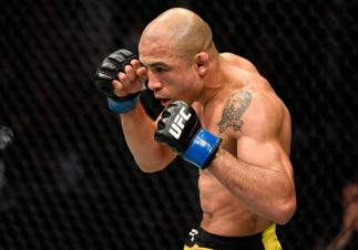 José Aldo no duelo contra Petr Yan