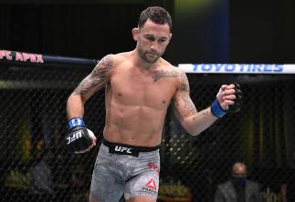 Frankie Edgar prepares to fight Pedro Munhoz of Brazil in their bantamweight fight during the UFC Fight Night event at UFC APEX on August 22, 2020 in Las Vegas, Nevada. (Photo by Chris Unger/Zuffa LLC)