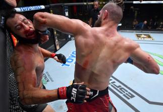 Jiri Prochazka of the Czech Republic knocks out Dominick Reyes in a light heavyweight bout during the UFC Fight Night event at UFC APEX on May 01, 2021 in Las Vegas, Nevada. (Photo by Jeff Bottari/Zuffa LLC)