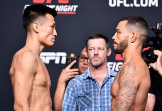 Chan Sung Jung e Dan Ige ficam frente a frente na pesagem do UFC Vegas 29.