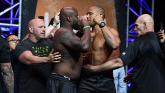 Derrick Lewis e Ciryl Ganem se encaram na pesagem do UFC 265