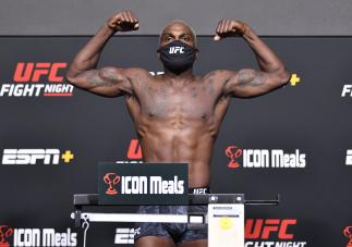Derek Brunson poses on the scale during the UFC Fight Night weigh-in at UFC APEX on September 03 2021 in Las Vegas Nevada. (Photo by Chris Unger/Zuffa LLC)