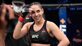 Ariane Lipski comemora após vencer Luana Carolina