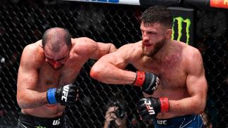 Calvin Kattar conecta cotovelada em Giga Chikadze no UFC Vegas 46