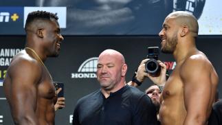 Encarada entre Francis Ngannou e Ciryl Gane na pesagem do UFC 270