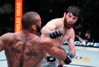 Magomed Ankalaev acerta Thiago Marreta no UFC Vegas 50