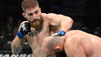 Chris Daukaus nocauteia Shamil Abdurakhimov no UFC 266