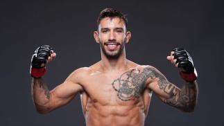 Matheus Nicolau posa nos bastidores do UFC Columbus após a vitória sobre David Dvorak (Mike Roach/Zuffa LLC)