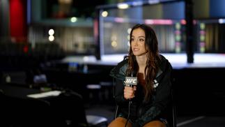 Maycee Barber speaks to media ahead of her bout with Montana De La Rosa in Las Vegas, April 2022 (Photo by Kaylie Foster/Zuffa LLC)