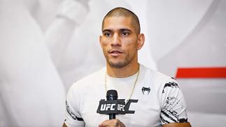 Alex Poatan durante entrevista no UFC Apex em 29 de junho de 2022.