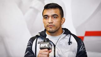 André Muniz durante entrevista no UFC Apex