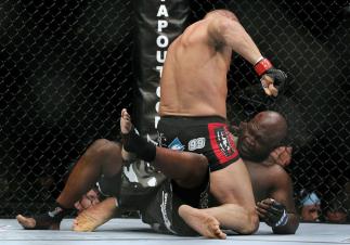 UFC 118 Couture vs. Toney