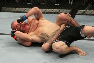 Donald Cerrone vs Paul Kelly