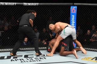 Junior Dos Santos finish Derrick Lewis UFC Wichita