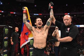 Marlon Vera of Ecuador celebrates his win over Nohelin Hernandez