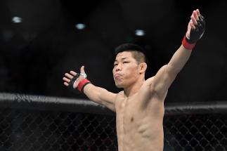 Li Jingliang of China prepares to fight Elizeu dos Santos of Brazil in their welterweight bout during the UFC Fight Night event at Shenzhen Universiade Sports Centre on August 31, 2019 in Shenzhen, China. (Photo by Zhe Ji/Getty Images)