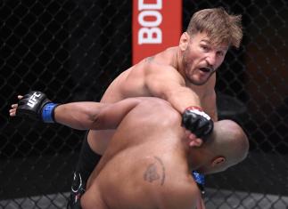 Stipe Miocic defeats Daniel Cormier at UFC 252