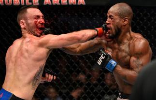 LAS VEGAS, NV - OCTOBER 07: (L-R) Lando Vannata and Bobby Green trade punches in their lightweight bout during the UFC 216 event inside T-Mobile Arena on October 7, 2017 in Las Vegas, Nevada. (Photo by Jeff Bottari/Zuffa LLC/Zuffa LLC via Getty Images)