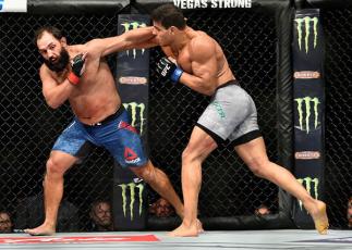 NEW YORK, NY - NOVEMBER 04: Paulo Costa of Brazil fights Johny Hendricks in their middleweight bout during the UFC 217 event at Madison Square Garden on November 4, 2017 in New York City. (Photo by Jeff Bottari/Zuffa LLC/Zuffa LLC via Getty Images)