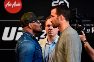 PERTH, AUSTRALIA - FEBRUARY 07: (L-R) Yoel Romero of Cuba and Luke Rockhold face off during the UFC 221 Press Conference at Perth Arena on February 7, 2018 in Perth, Australia. (Photo by Jeff Bottari/Zuffa LLC/Zuffa LLC via Getty Images)