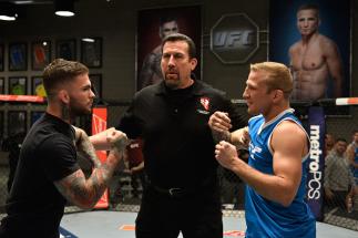 Em um dos duelos mais aguardados do ano, o campeão dos galos Cody Garbrandt e o desafiante TJ Dillashaw tiram as suas diferenças no octógono, na segunda luta mais importante do UFC 217.