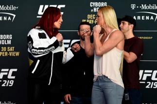 As estrelas do UFC 219 ficaram frente a frente durante o Media Day do evento que acontece nesse sábado (30), em Las Vegas.