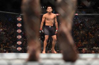 O campeão dos leves Rafael dos Anjos encara o norte-americano Eddie Alvarez na principal do UFC Vegas, no dia 7 de julho.